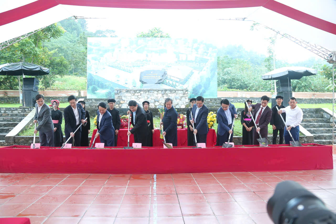 Xây dựng, tu bổ khu giáo dục truyền thống ngành Giáo dục